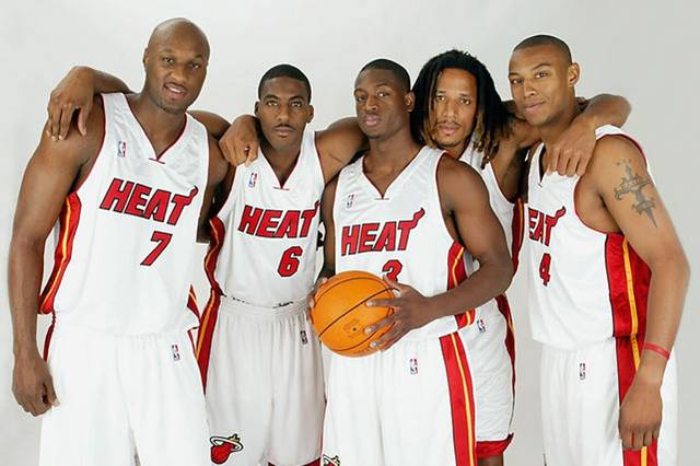 向与灯光反 向与灯光反