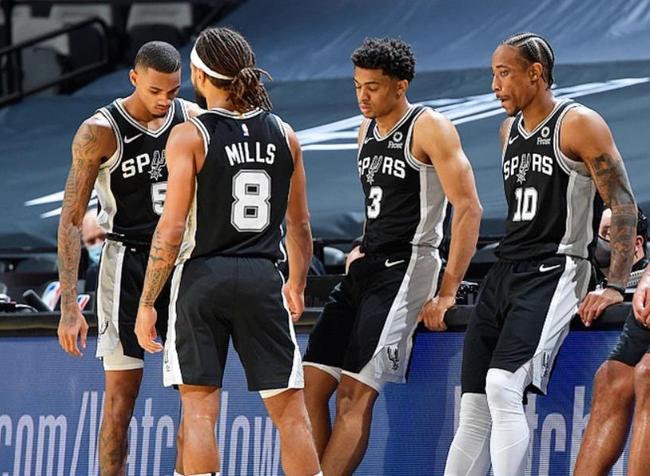 当晚或次日 当晚或次日